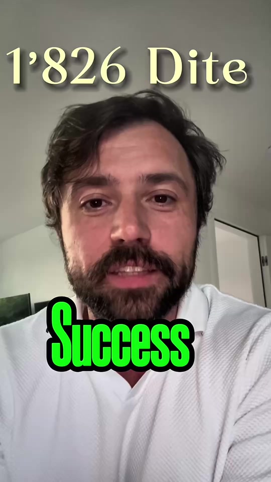 Eduard speaking indoors in a white polo, with the video text 1’826 Dite and Success.
