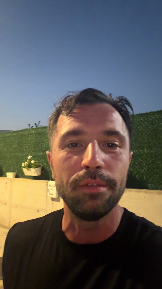 Eduard in the original video discussing parents’ responsibility after Kosovo’s PISA results.
