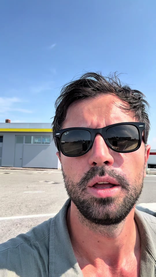 Eduard in the original video illustrating his point about action with his glasses.