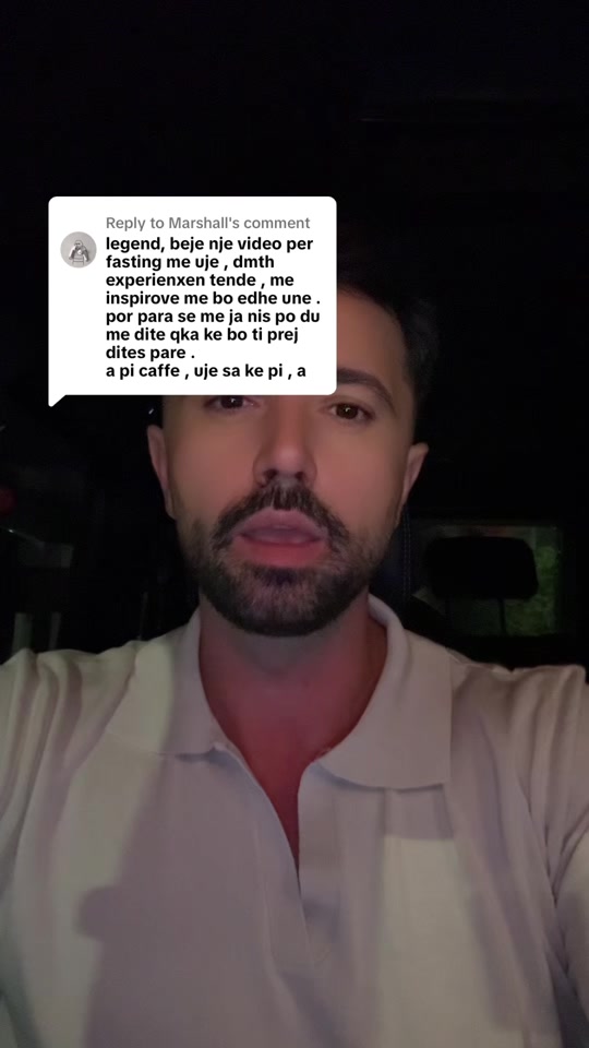 Eduard Luta replying to a viewer’s question about his water-fasting experience.